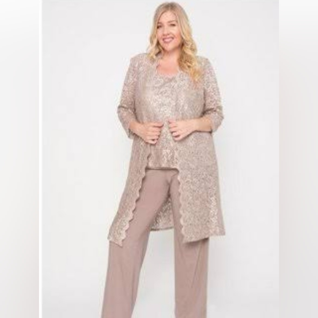 Womens Clothing471